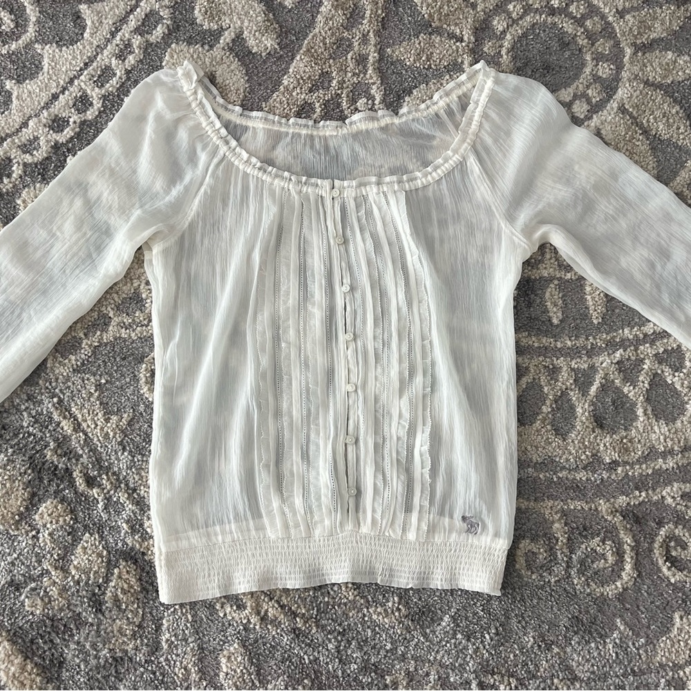 Y2K® Abercrombie & Fitch. Sheer blouse size medium.off white.